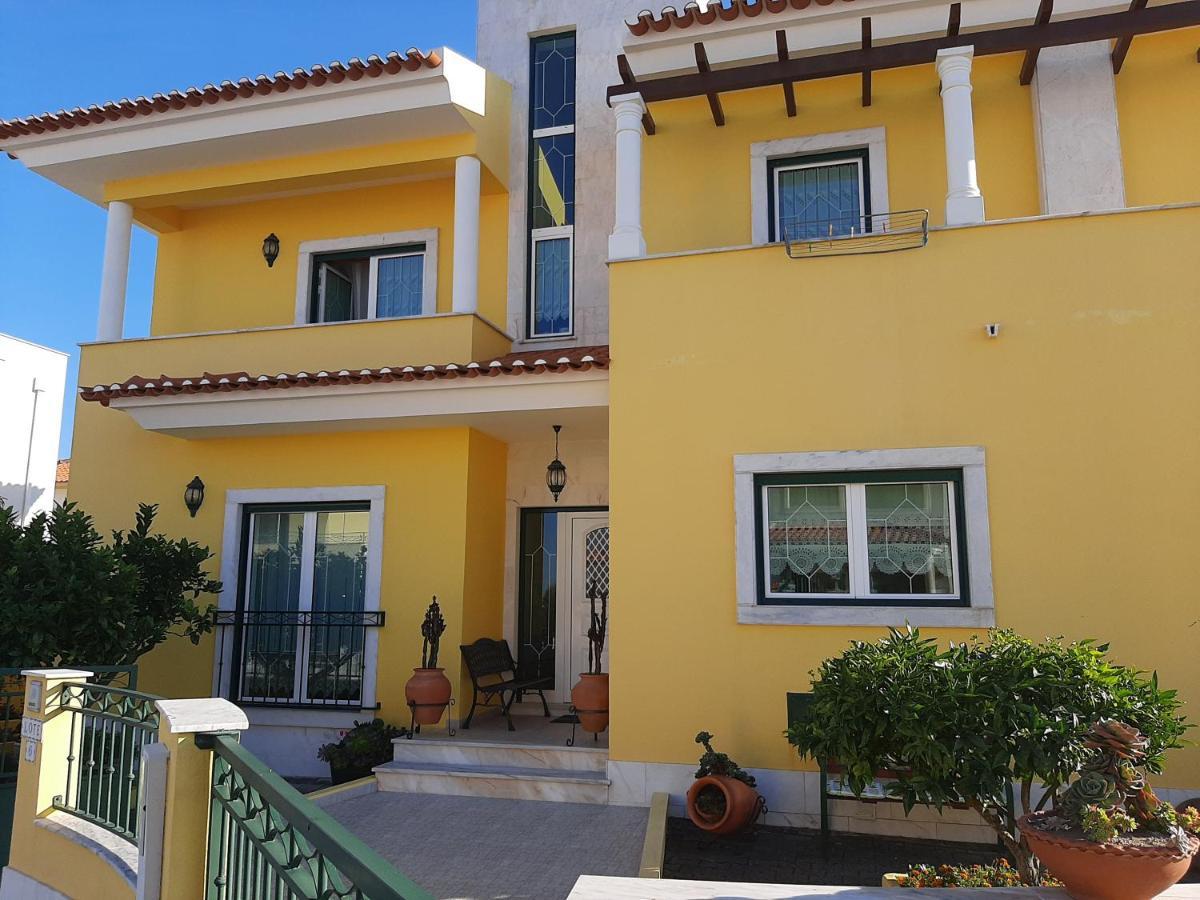 Hotel Maria Inês House à Nazaré Extérieur photo